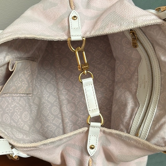 Louis Vuitton Tahitienne PM Pink and White Shoulder Bag with Gold Tone Hardware - Picture 7 of 17